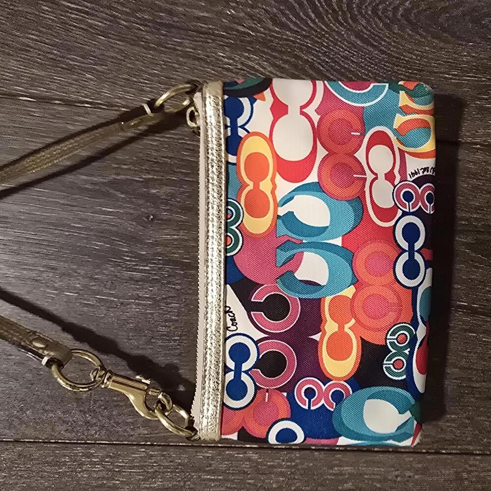 *SOLD*Coach Poppy Multicolor Wristlet Clutch - Picture 3 of 9